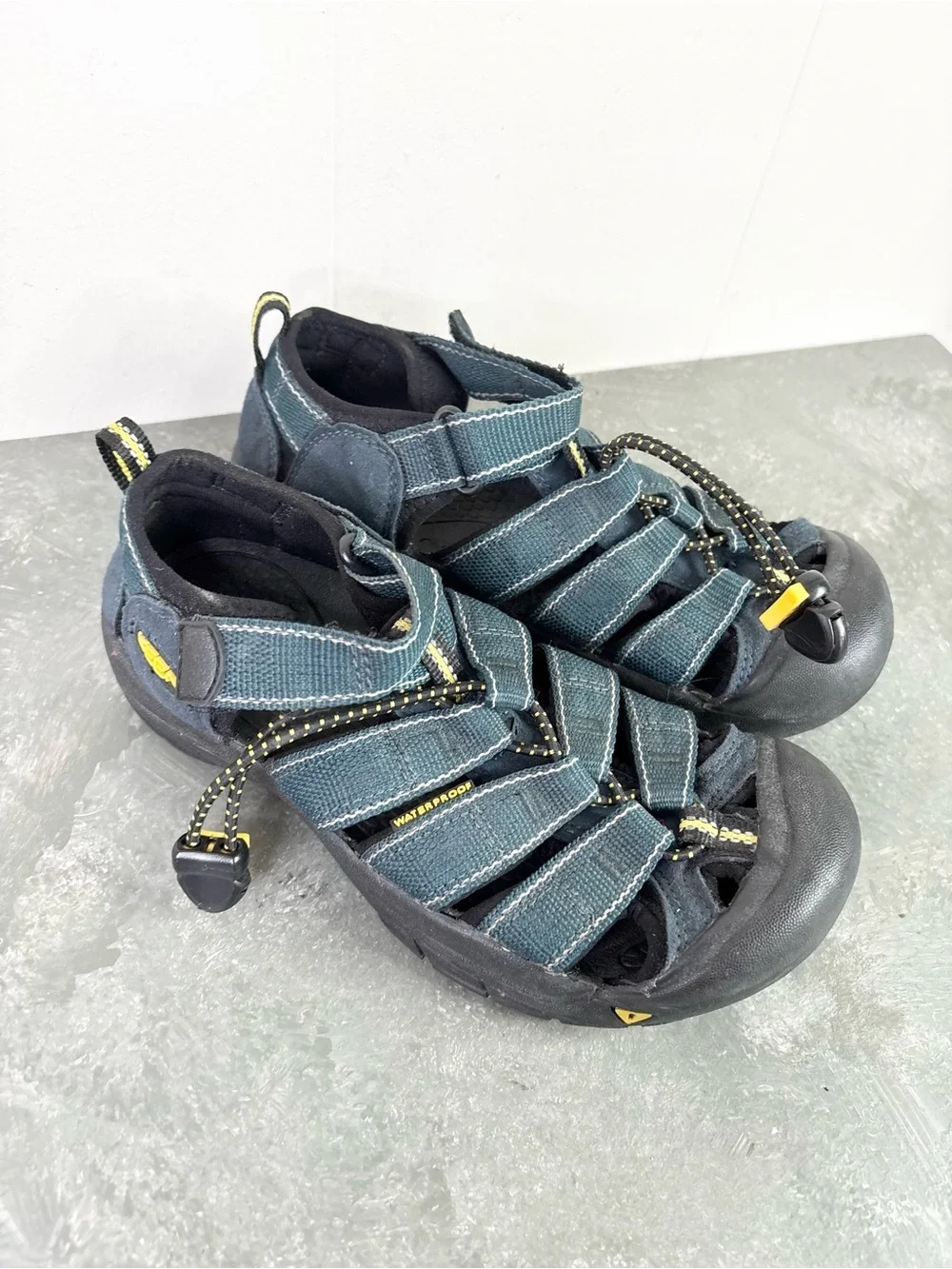 Keen Size 3 Youth Big Kids Newport H2 Sandals Style Navy Blue Shoes outdoor